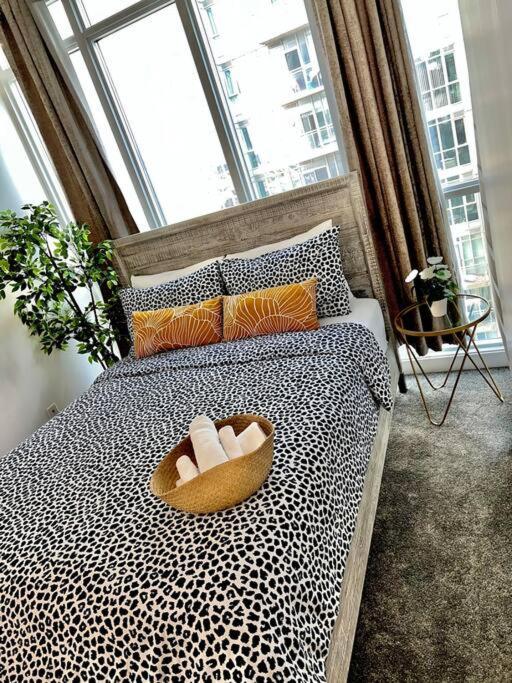 Stunning Condo Wit Amazing View 5Mins From Cntower Toronto Ngoại thất bức ảnh
